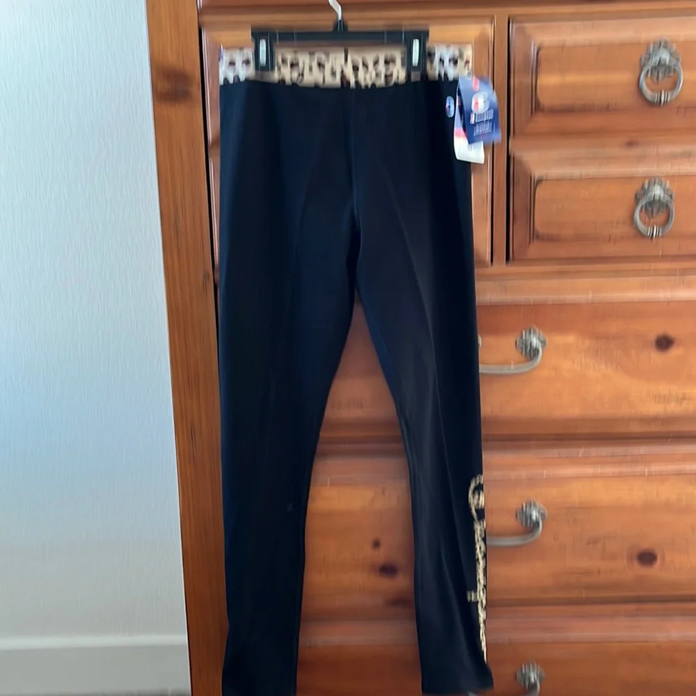NWT Champion Women’s leggings/pants size large.